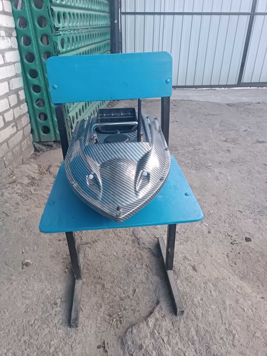 Продати кораблик для рибалки