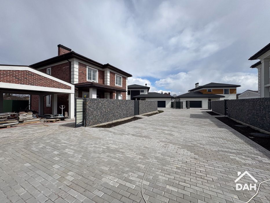 Будинок 170 м² з ремонтом та навісом під 2 авто, в с. Крюківщина, газ