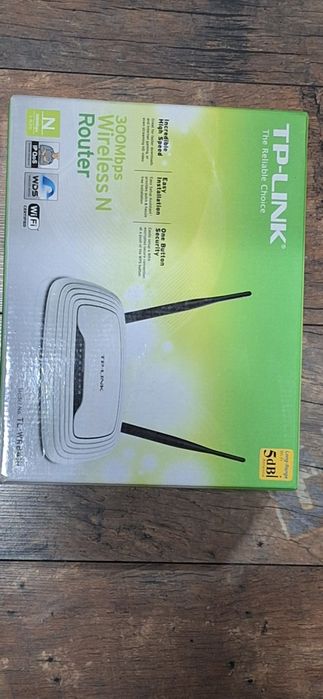 Router TP Link z okablowaniem