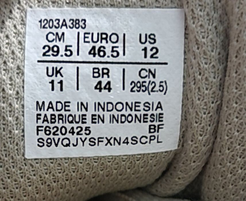 Оригінал 100% кросівки Asics Nyc   EURO 46.5