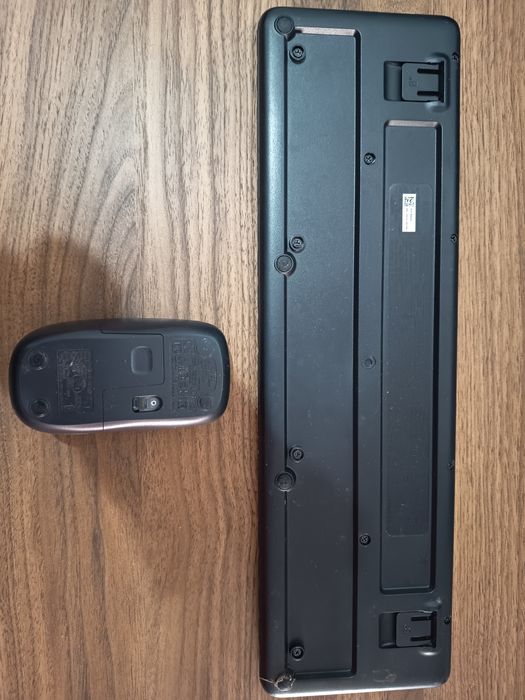 Combo Wireless Logitech MK220 (Teclado + Rato) – Compacto e c/ Caixa