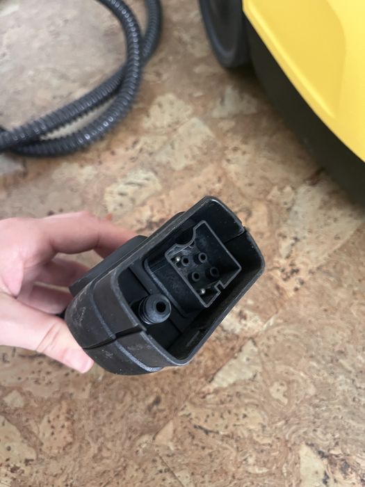 KARCHER SC 1.030 В — 2 в 1 пароочисник і праска