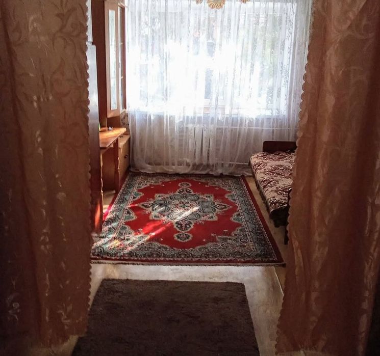 Кімната в гуртожитку Зарічанська. Оплата за один місяць