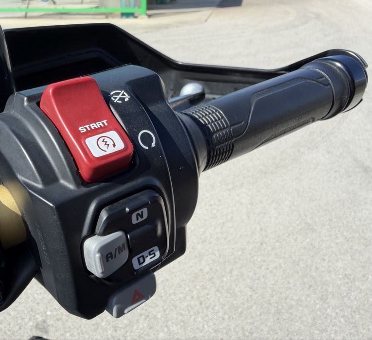 Honda África Twin DCT - Banco JNSEATS, Vidro Alto GIVI