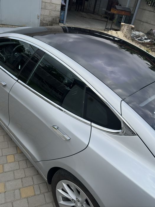 Продам Tesla S 2017
