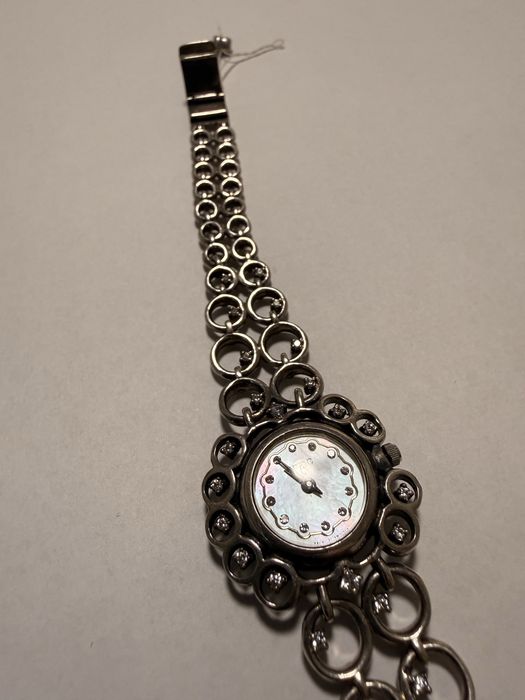 Серьрчные часы 925 пробы