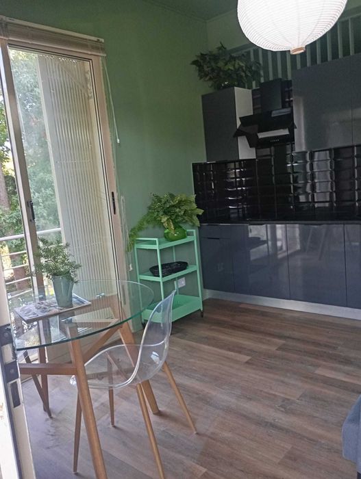 Loja (23m2) com cozinha e suite, em frente à Universidade da Maia