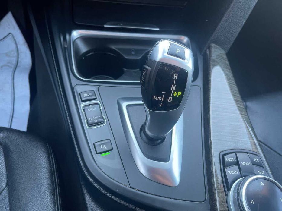 BMW 3 Series      2016