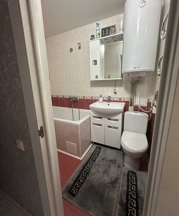 Продаж 2-к квартири в новобудові з власним паркомісцем. Техніка, меблі