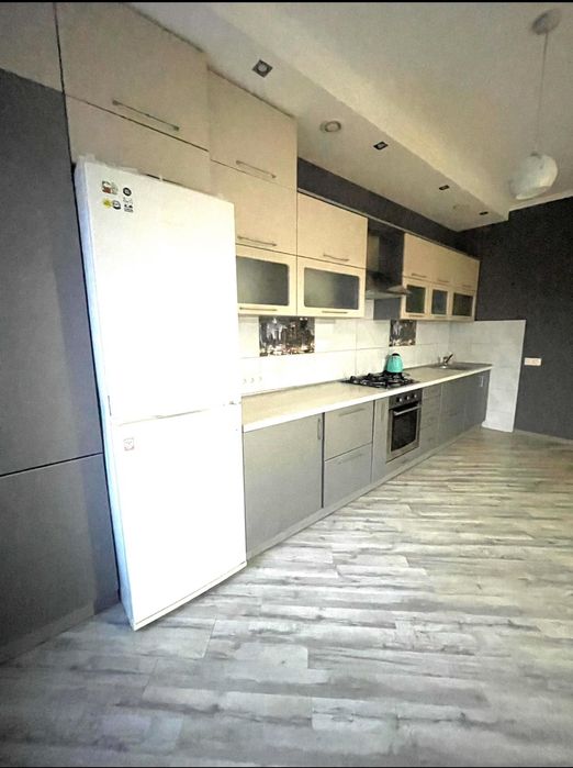 Оренда великої півторашки 75м2 в ЖК Сакура