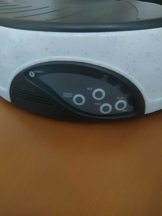 Comedouro/dispensador automático programável para animais