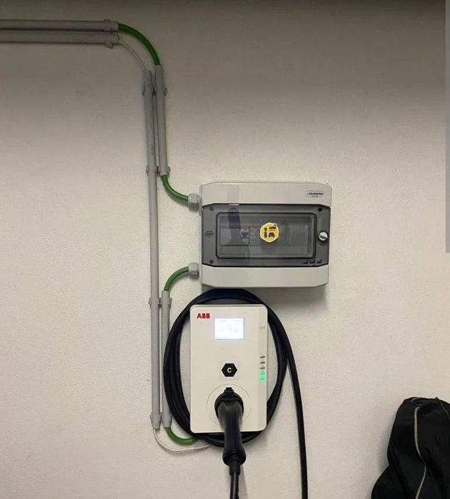 Técnico de Eletricidade e Telecomunicações