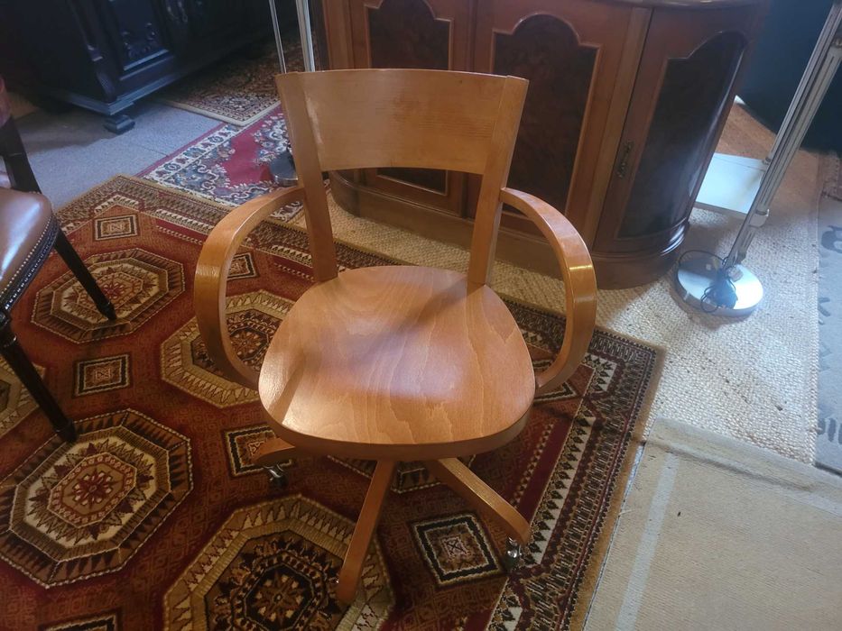 Adjustable-height swivel chair – made of solid wood – excellent condition64584263711106123