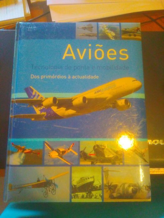 Livro de aviões guerra e civis