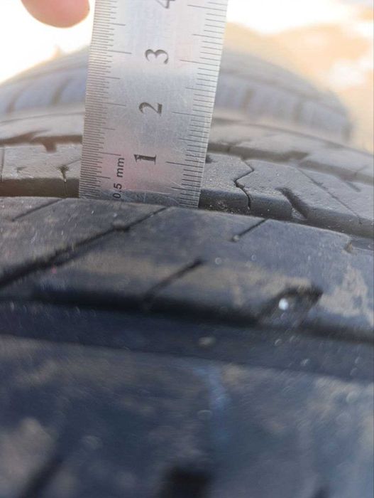 Продам шини 215/55 R17