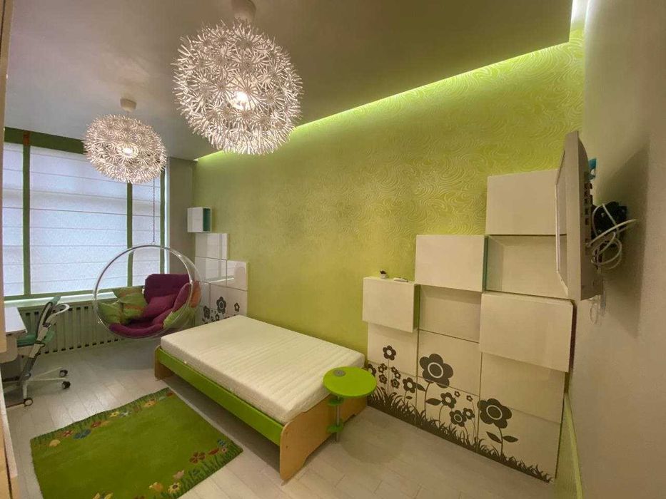 без комісії продам 3 кім кв. вул. Парково- Сирецька 4 в