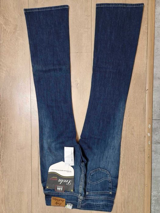 Nowe damskie spodnie jeansowe LEE Leola dzwony roz. W27 L33