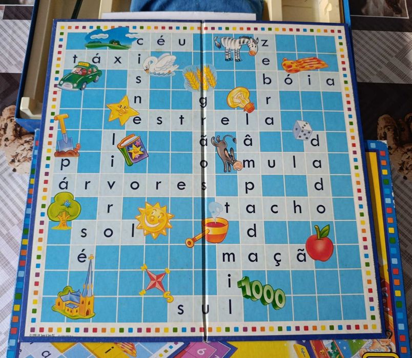 Jogo tabuleiro Scrabble