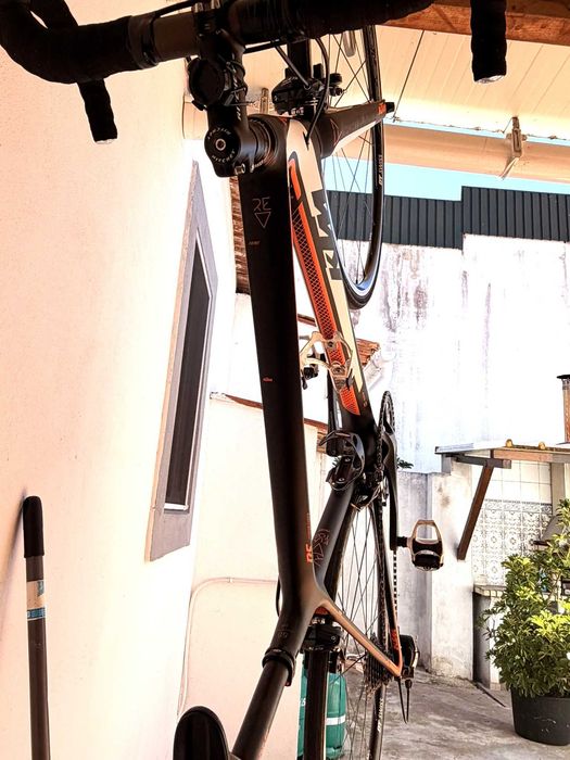 Bicicleta estrada KTM Revelator , em  full carbono
