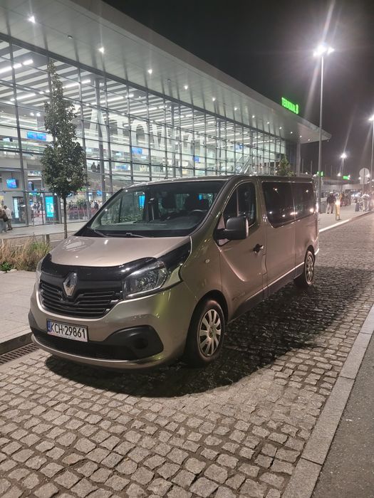 Wynajem busa z kierowcą. Licencjonowany przewóz osób.