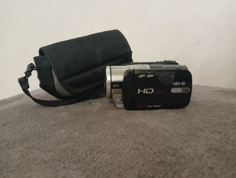 Продаю відеокамеру HD 1080p SPEED DIGITAL8 8.0 MP
2200грн