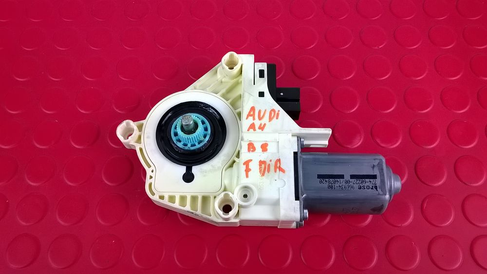 Motor Elevador Frente Dir - AUDI A4 B8 Avant (8K5)