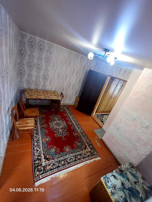 частина будинку в районі базару. Терміново. торг.