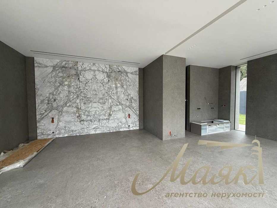 Продажа 1-этажного дома 305 м2, в Плютах