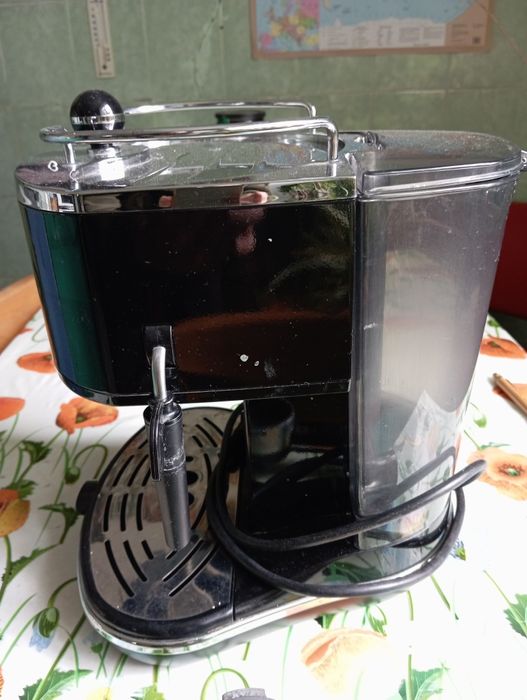 Кавоварка Делонжі