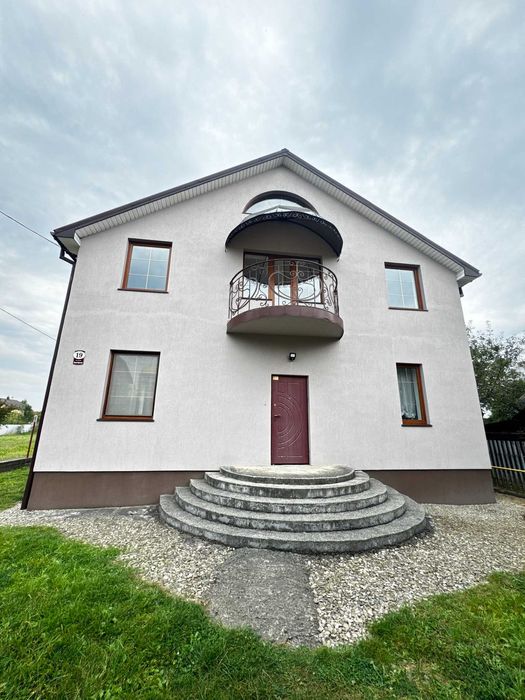 Продам новий будинок з ремонтом 245м2/10соток в Крихівцях.