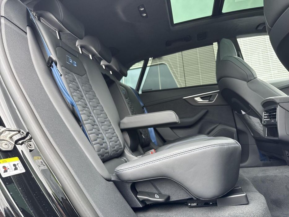 Audi Rs Q8 ||1560||Suv Performance 640 Km Tiptronic