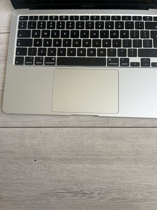 Macbook air 2020 i5-1.1ghz