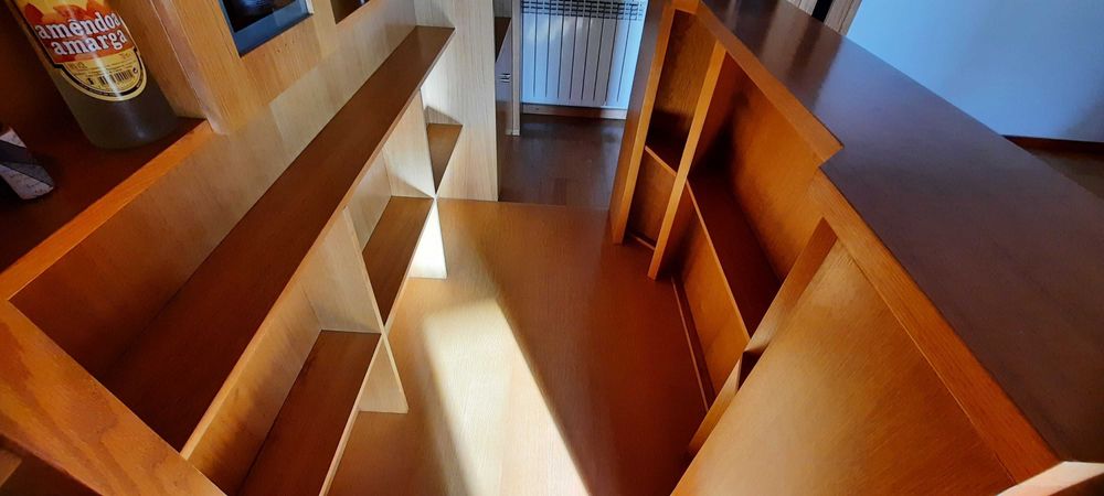 Móvel bar com pouco uso