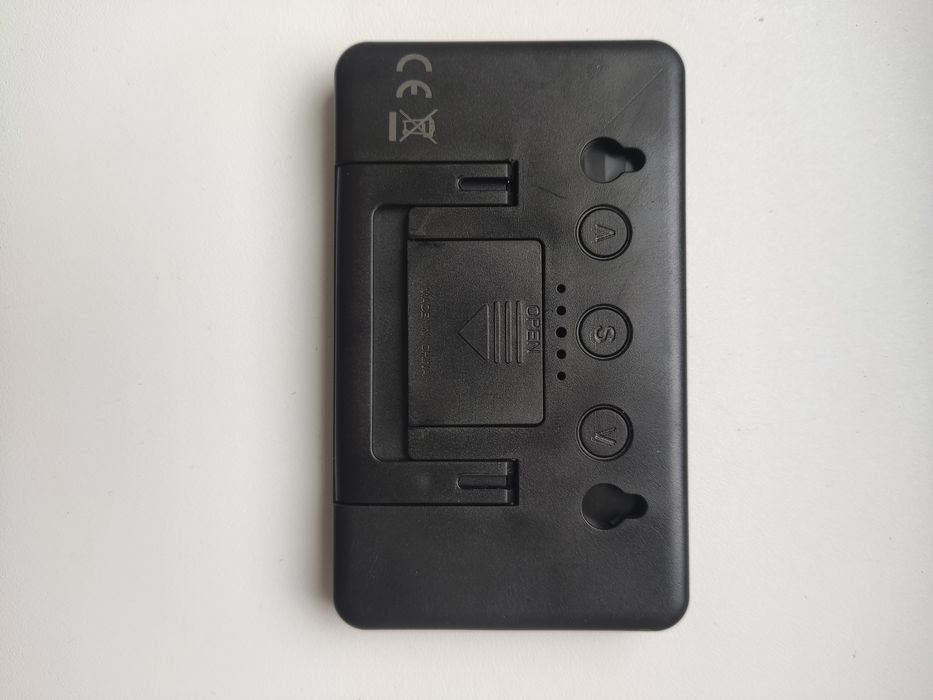 Термометр, гигрометр, часы