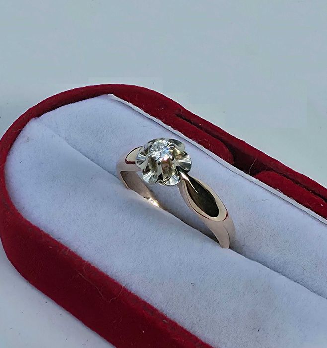 Золотий перстень, кольцо, каблучка, з діамантом,  СРСР, 583 проба.