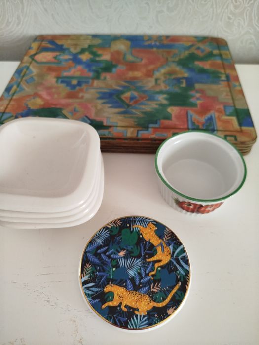 Сервірувальні підставки,керамічні креманки