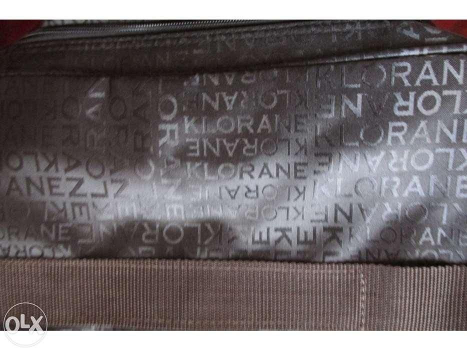 Mala da marca KLORANE