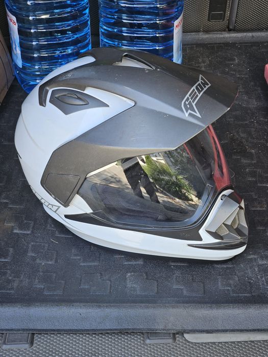 Шлем Geon helmets. Полностью целый