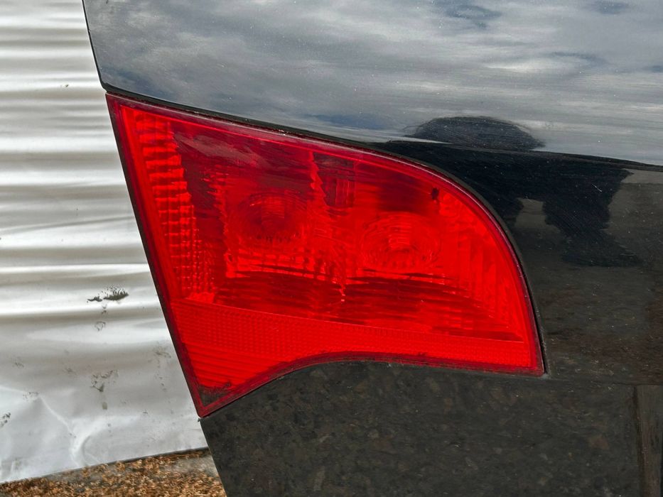 ляда Ауді А4 б7 кришка багажника audi a4 b7 чорна