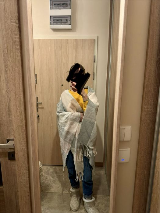 Duża chusta szal w kratę Reserved