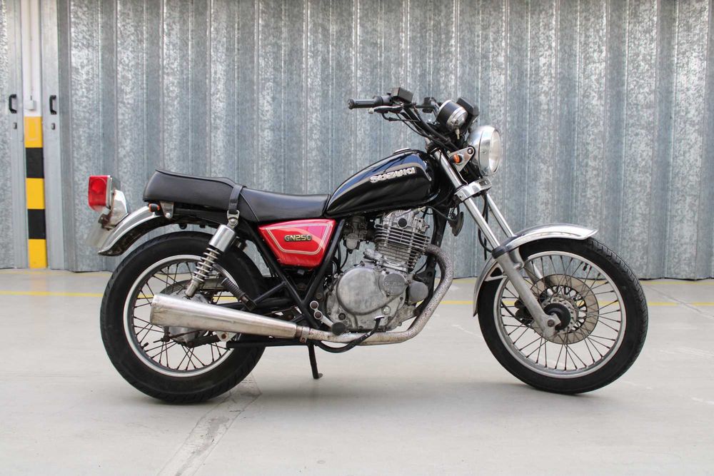 Suzuki GN 250 isenta de IUC