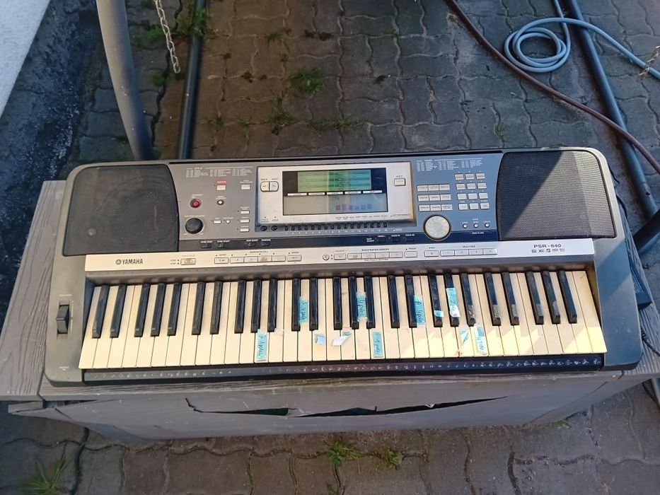 Keyboard Yamaha PSR-640 + Stacja dysków – Sprawny, przetestowany!