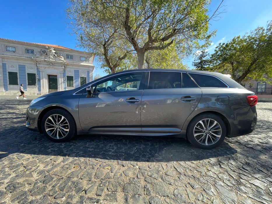 Carrinha Toyota Avensis 1.6 D-4D Executive Full Extras