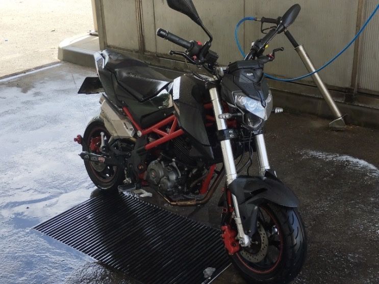 Benelli tnt 125 aceito troca