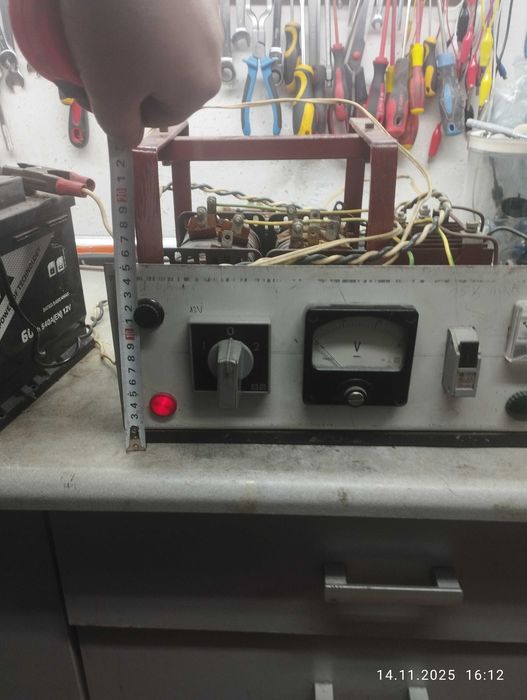 Prostownik PRL na chodzie