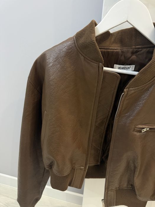 Бомбер / курточка на весну