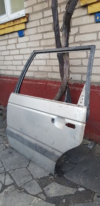 Двері двери задні Volkswagen Passat B3