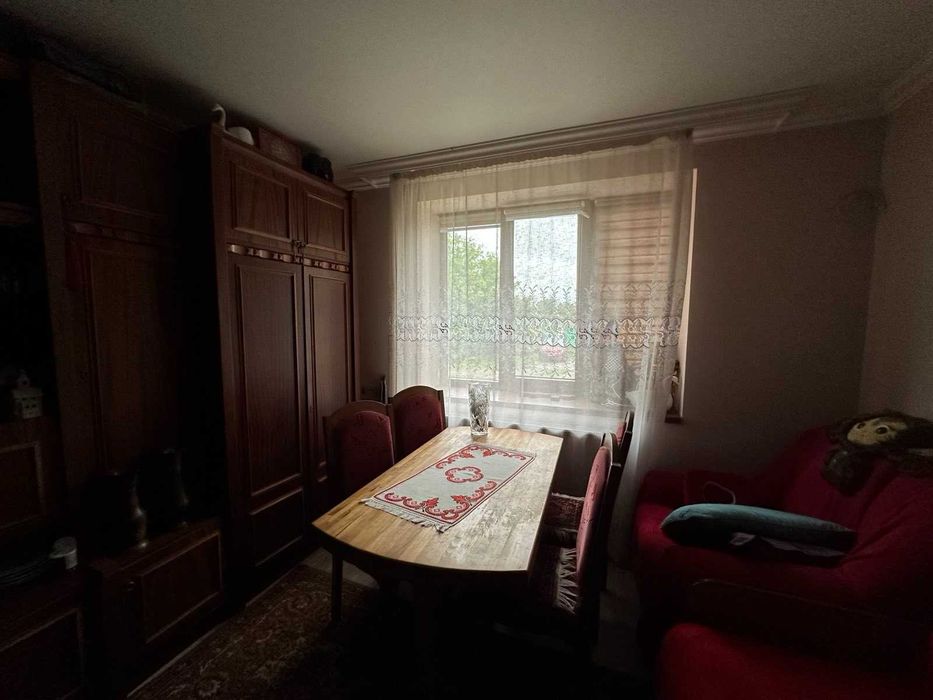 Продається 2 кімнатна квартира в смт. Тересва