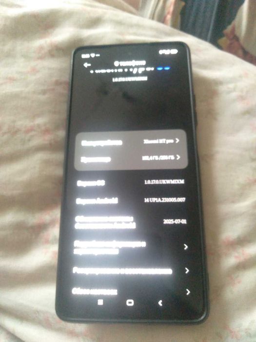 Продам смартфон 11t 256gd