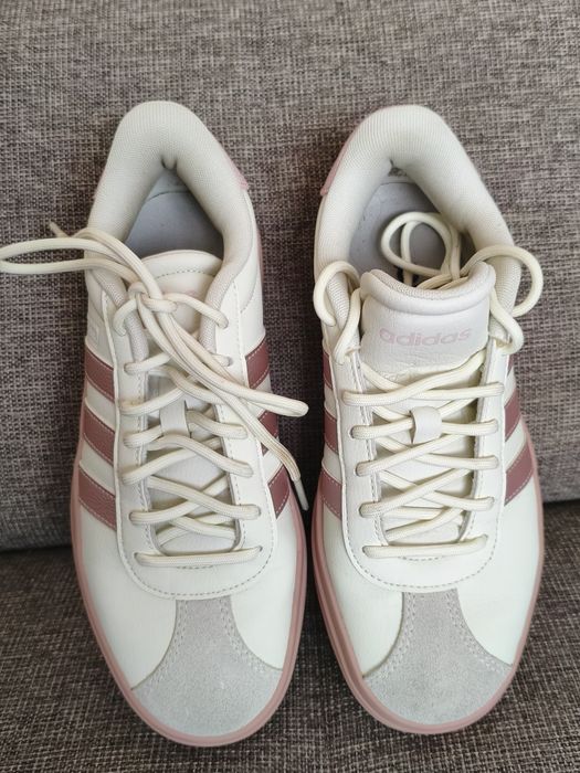 Damskie snakersy Adidas rozmiar 38